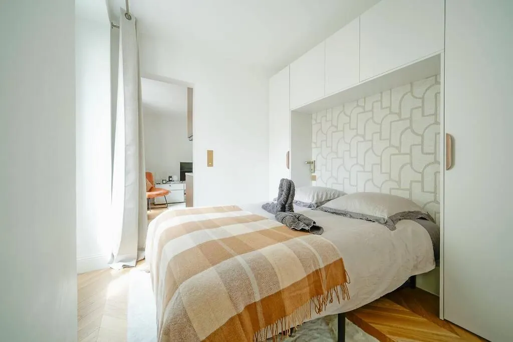Appartement T2 Luxueux Invalides 2 Voyageurs Париж